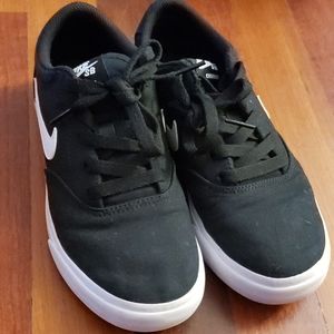 Nike SB Charge Canvas
